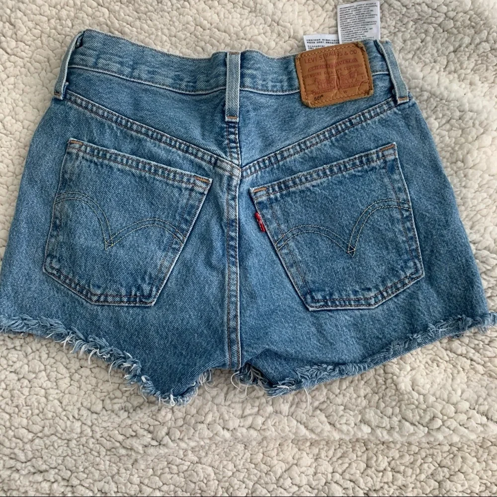 Levis Shorts - Picture 4 of 6